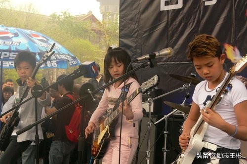 吉他与文学：这些作家都是吉他高手，你知道几个？